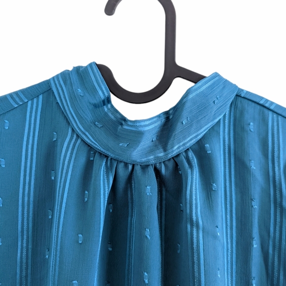 FRANCESCA'S COLLECTIONS Lauren Smocked Open Back Teal Blouse Size Medium - Picture 6 of 13